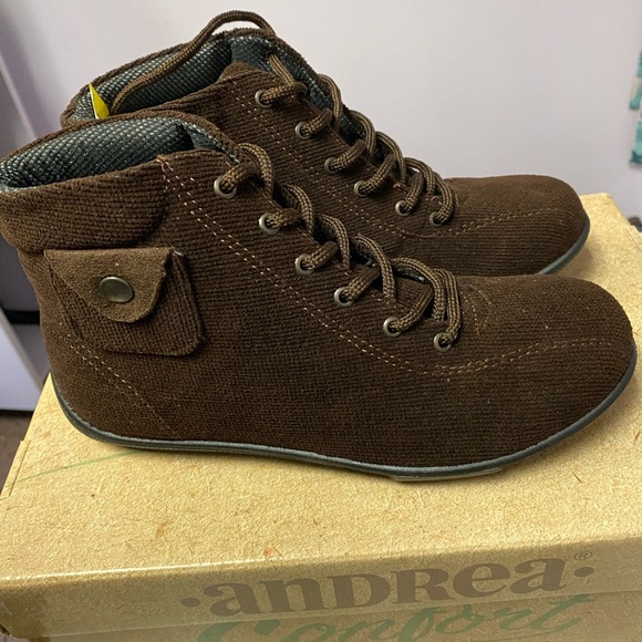 Andrea Shoes - Picture 1 of 3